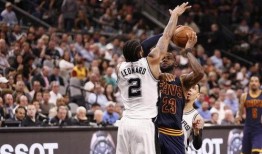 詹姆斯小卡爆料视频,独家爆料背后的篮球风云